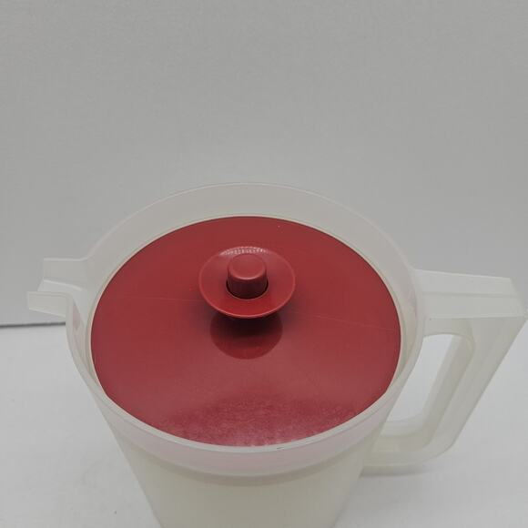 Tupperware Short Pitcher 1.5 Quart 1575-8 w/Push Button Lid Clear/Red Retro - Picture 3 of 7